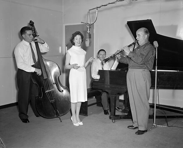 Amalgamated Wireless Australasia Ltd, Musicians in Recording Studio, Victoria, 21 Apr 1959