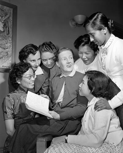 Royal College of Nursing, Group Reading a Book, Victoria, 11 May 1959