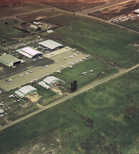 Colour aerial photograph of Moorabbin airport.