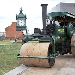 Restored Cowley Steam Road Roller on Arena, Scienceworks, 2007