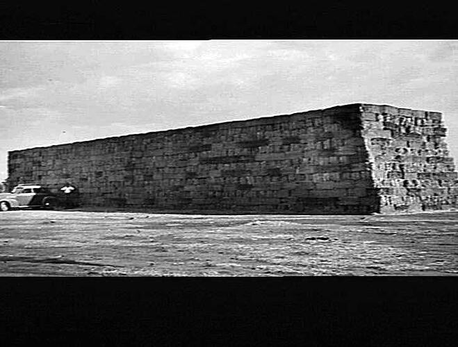 STACK OF 7,000 BALES OF STUBBLE STRAW AT PEAK HILL, N.S.W.
