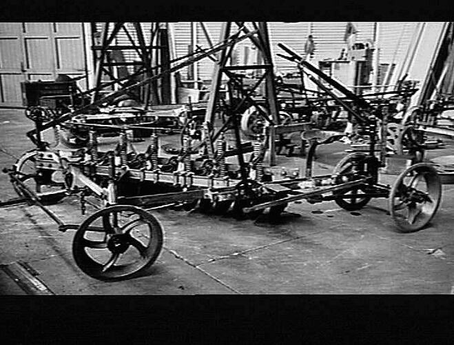 EXP(ERIMENTAL) `SUNDERCUT': APRIL 1935