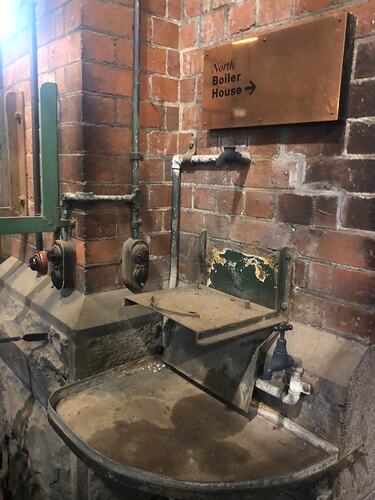 Urn Stand & Wash Tray, North Engine Room, Spotswood Pumping Station