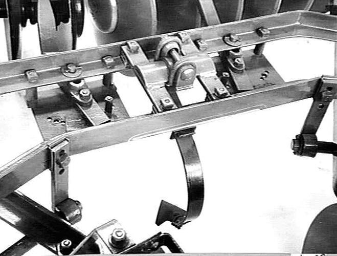 SUNTRAC DISC HARROW & SECTIONS. NOV 1940