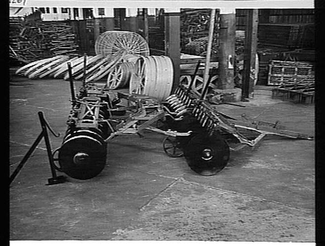 LEVERLESS TANDEM DISC: JAN 1940