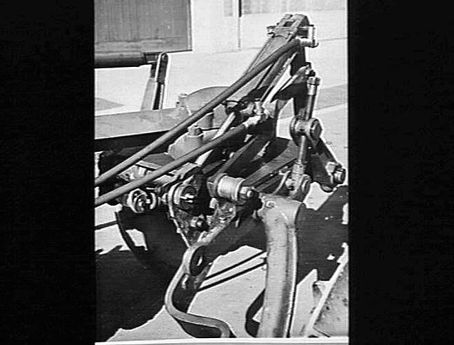 `SUNLORD' OVERBEAM W/- HYDRAULIC FITTINGS: APRIL 1955