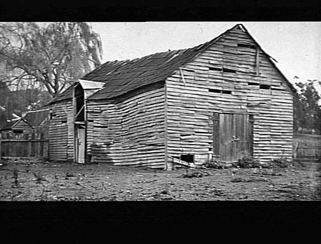NEWSTEAD - COACH STAGING POST - DILAPIDATED BUILDING