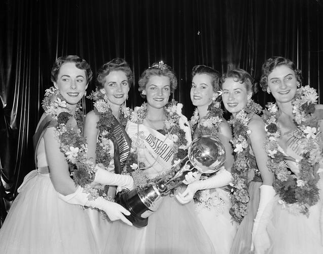 Negative - Myer Pty Ltd, The Miss Australia Winner & Runners-up, Melbourne, Victoria, May 1954