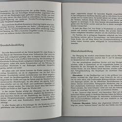 Booklet - 'Wissenswertes uber Das Ausbildungswesen in Australien', Commonwealth of Australia, Apr 1959