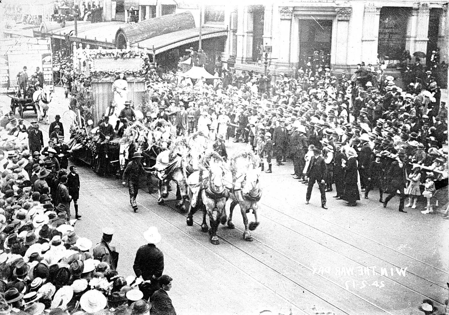 War Procession Negative - Crowds Watching 'Win the War Day' Procession, Melbourne ...