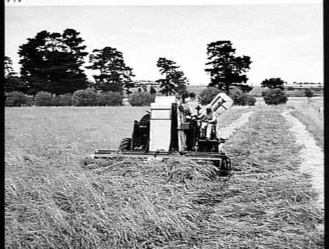 EXP. NEW-TYPE HEADER AT ROCKBANK: JAN 1952