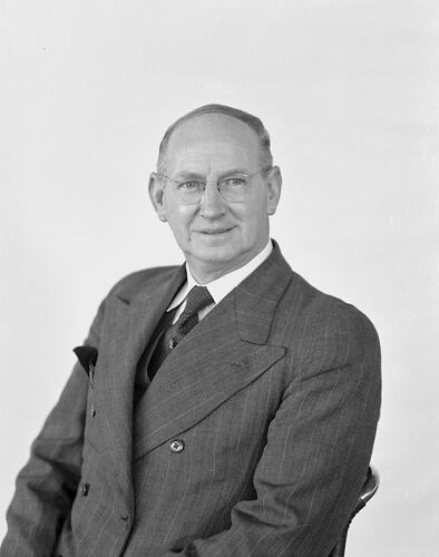 Mr L. Read, 1946