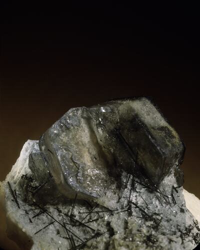 Fluorapatite. [M 37028]