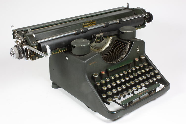 Typewriter - Bar-Lock Typewriter Co., Model 22, circa 1921